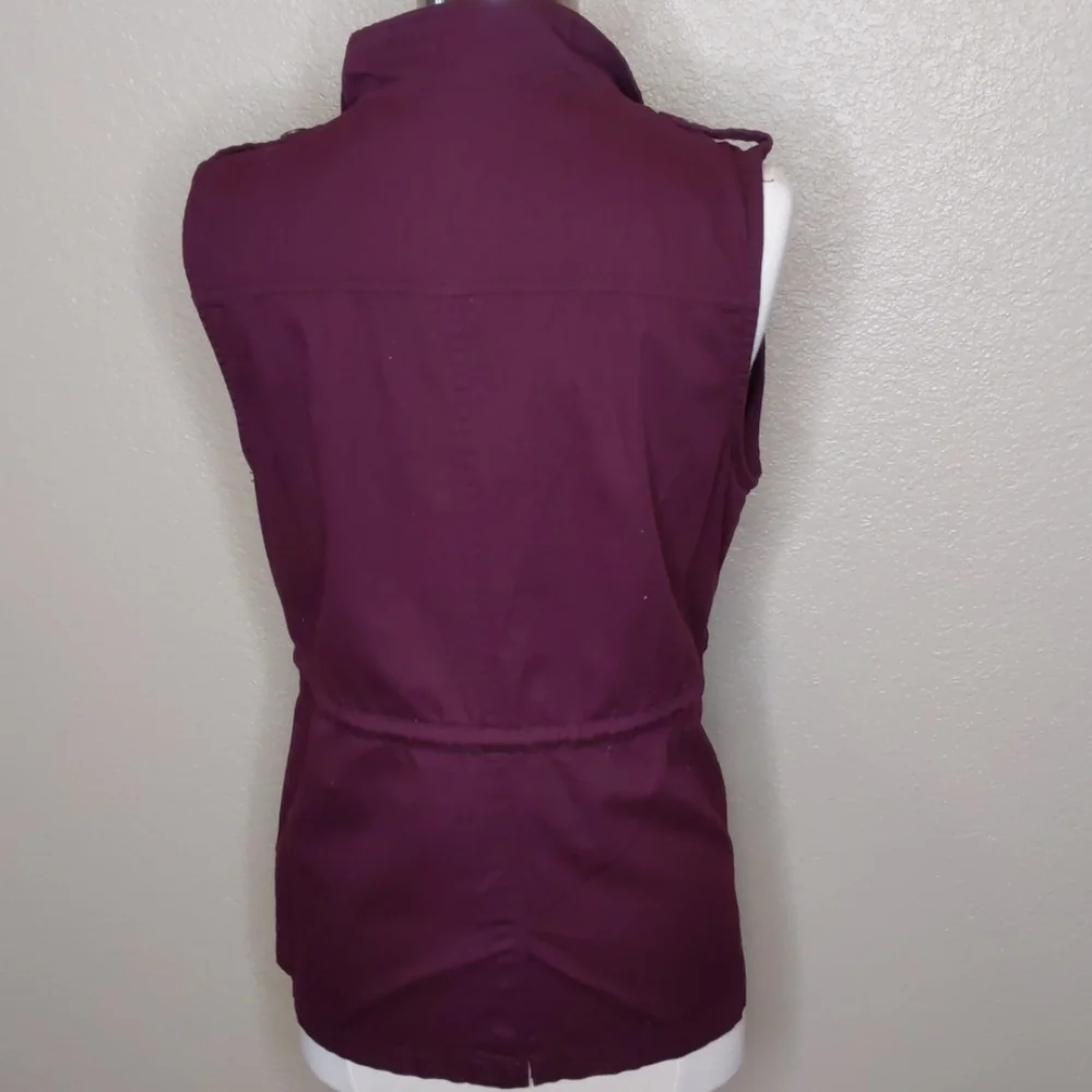 C'ESTTOI Burgundy Vest Size Medium
